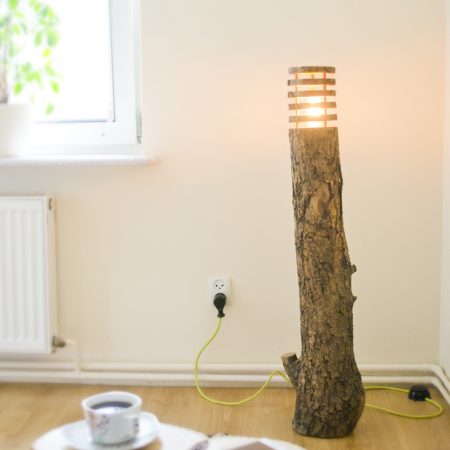 Ribbenstor - Stehlampe aus Holz