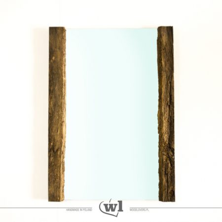 Spiegel in einem Holzrahmen
