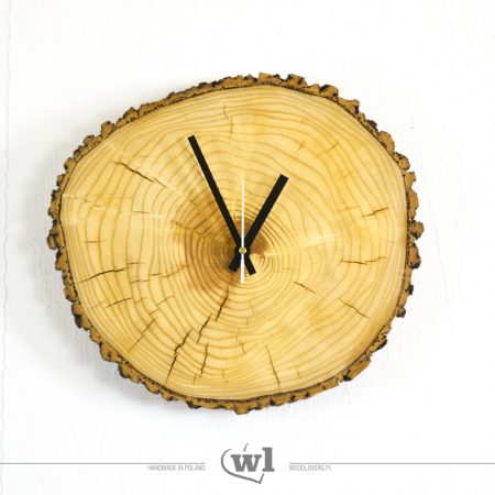 Plasterclock - wooden clock